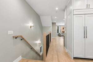 W Waveland Ave 1-S0707-046.jpg