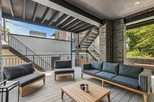 W Waveland Ave 1-S0707-048.jpg