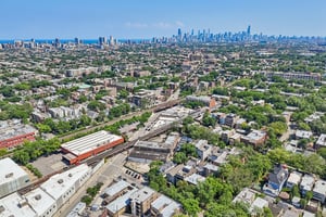 W Waveland Ave 1-S0707-053.jpg