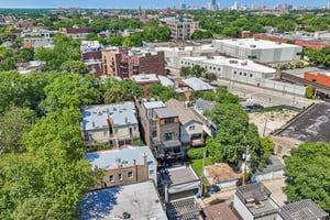 W Waveland Ave 1-S0707-060.jpg
