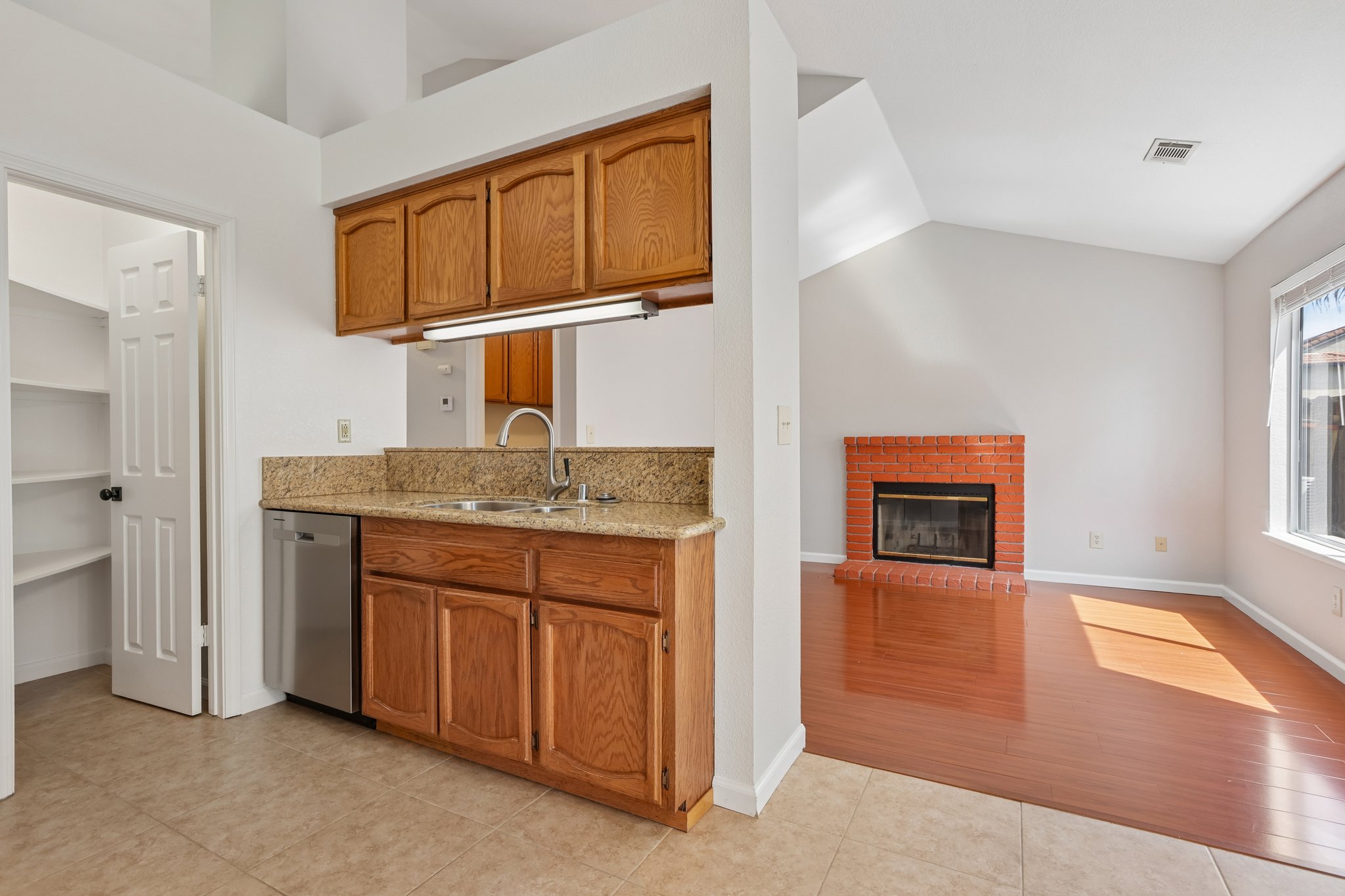 Bayberry Ln-S1305-015.jpg