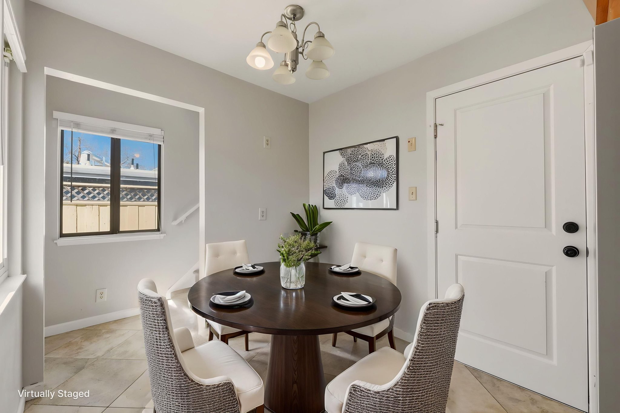 04_Dining_Room_Opposite virtually staged.jpeg