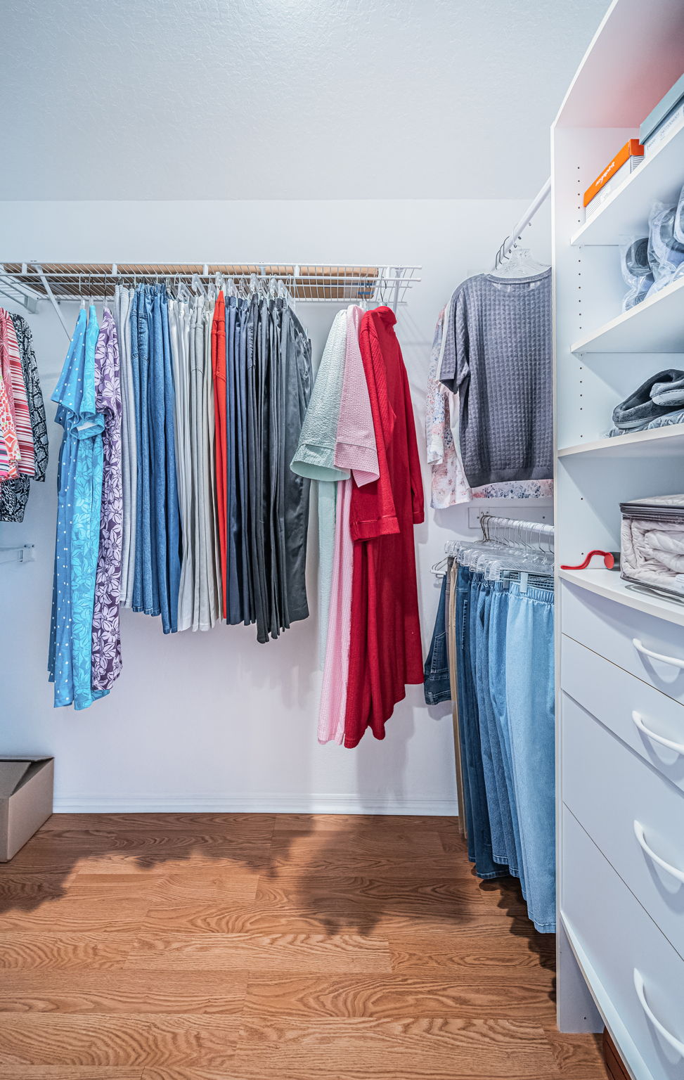 Master Bedroom Walk-in Closet1