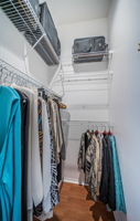 Master Bedroom Walk-in Closet2