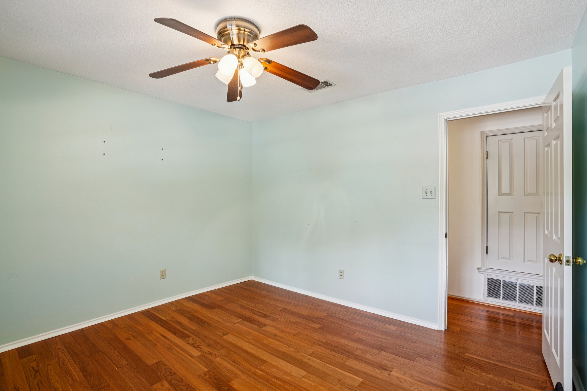 Pebble Brook Dr-S0508-048.jpg