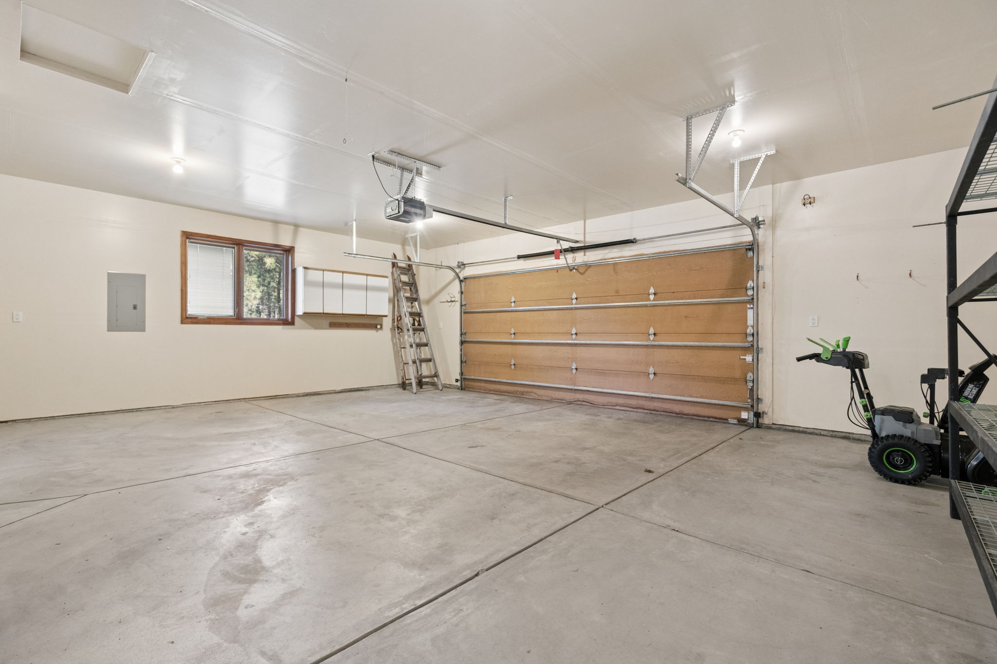Suite Side Garage