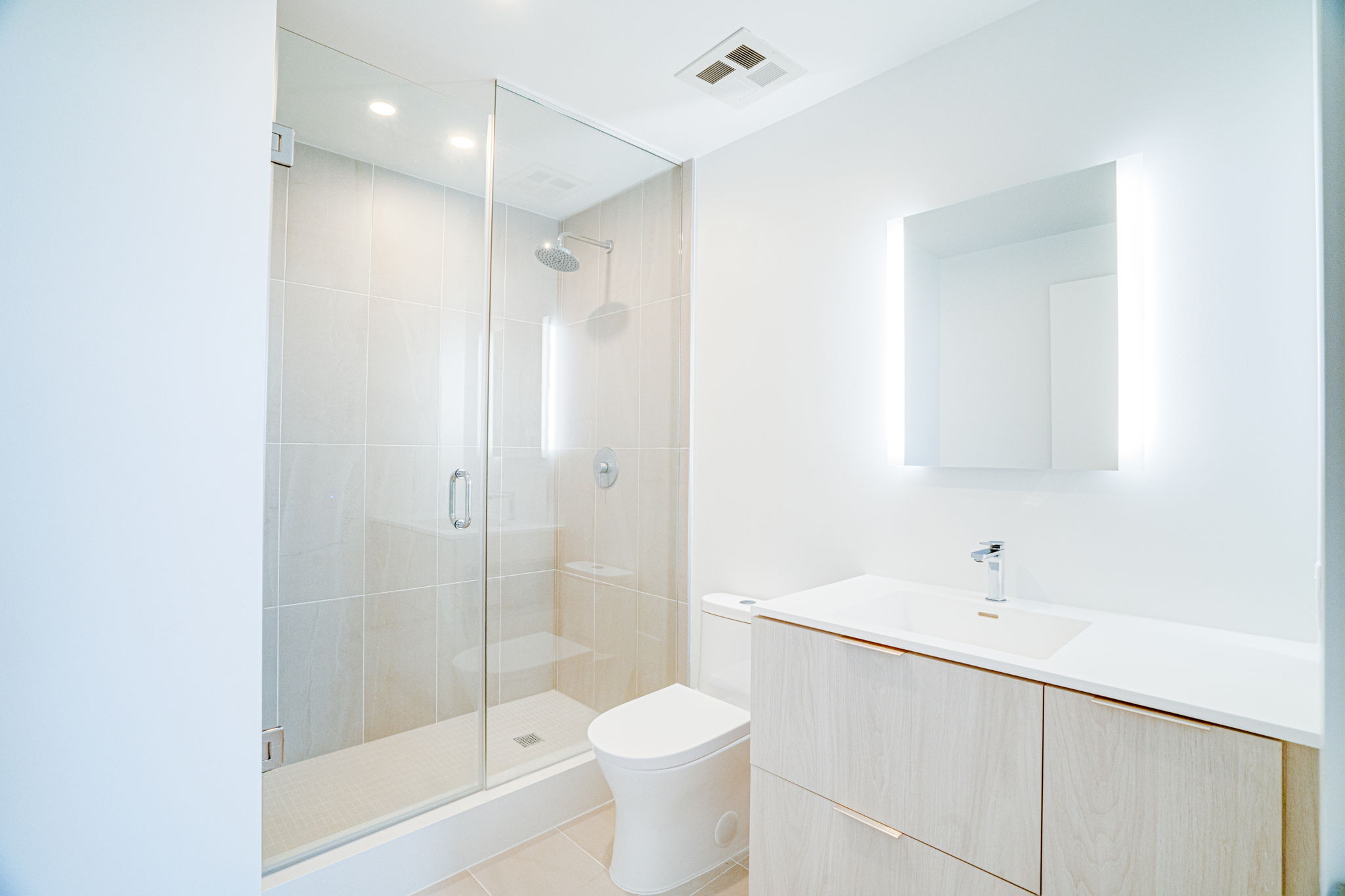 185 Alberta Ave Unit 209 Toronto, ON M6C 0A5