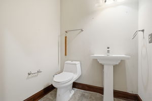 Photo 34