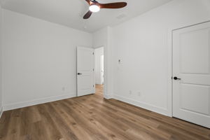  Photo 37