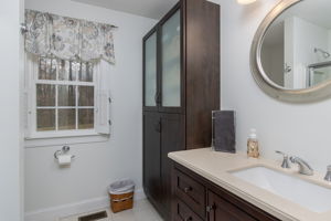 BedroomPrimaryFirstBath-1