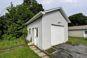  Photo 40
