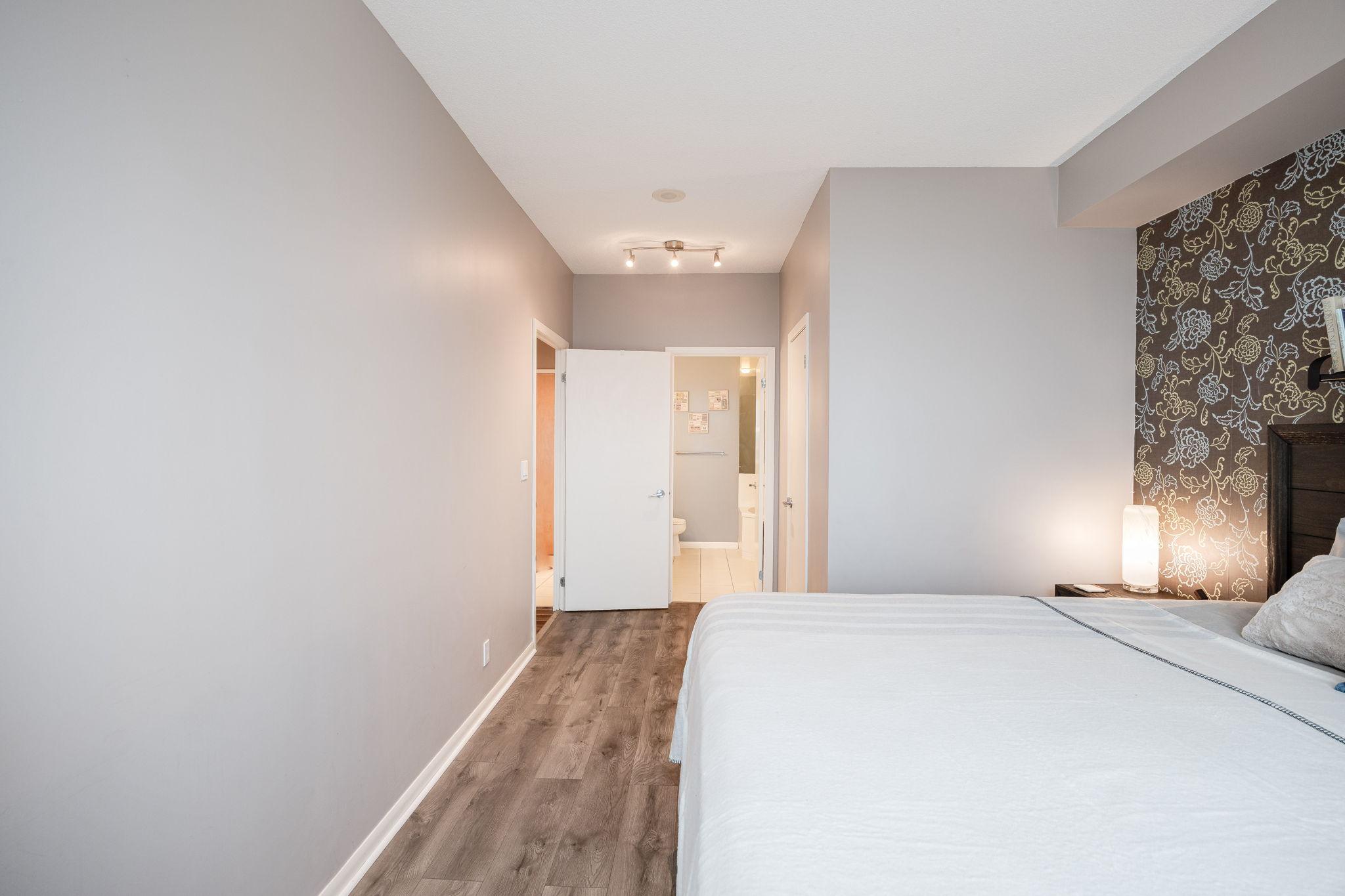 Toronto property showcase — delivered property photograph 16