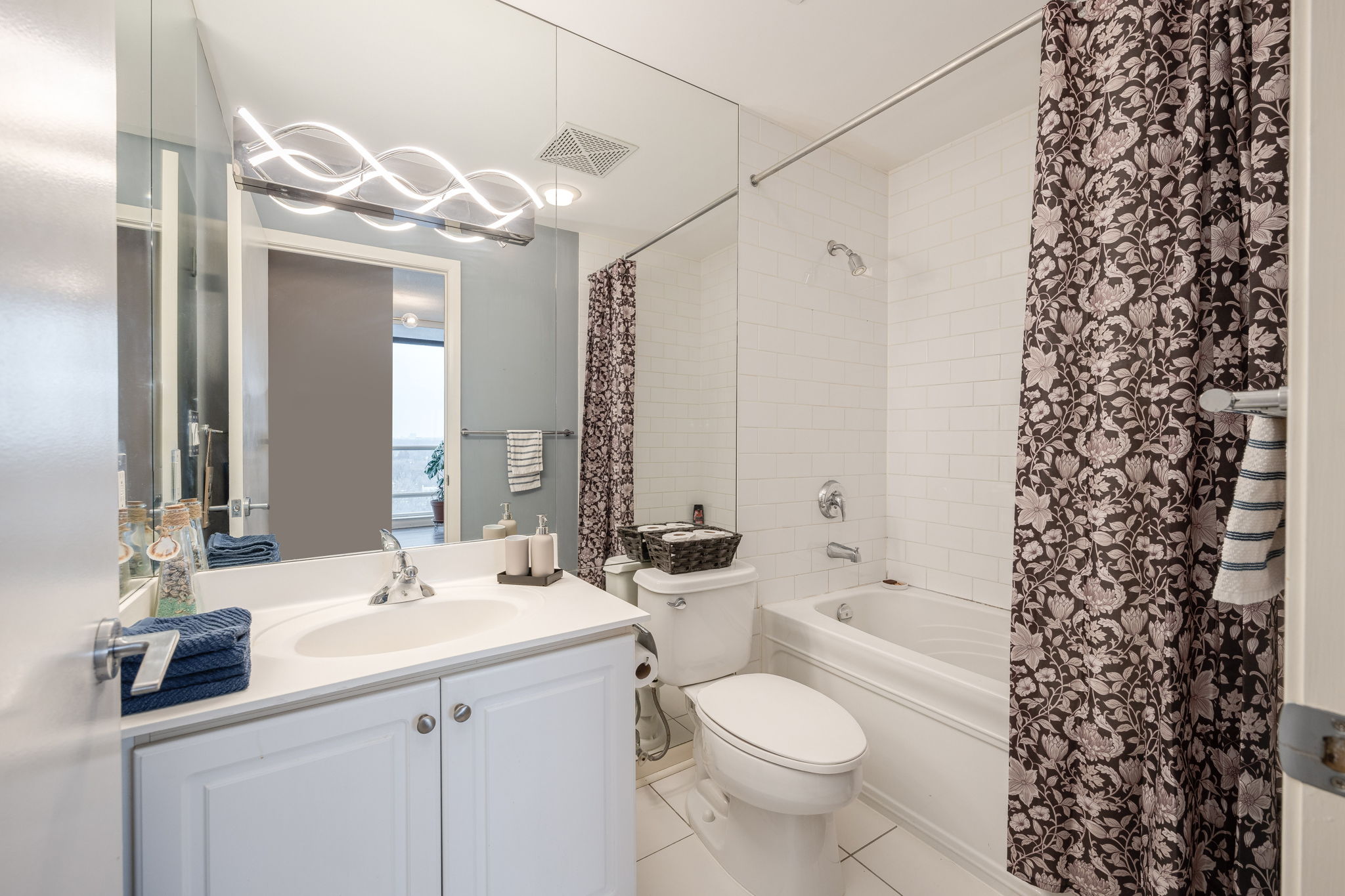 Toronto property showcase — delivered property photograph 24
