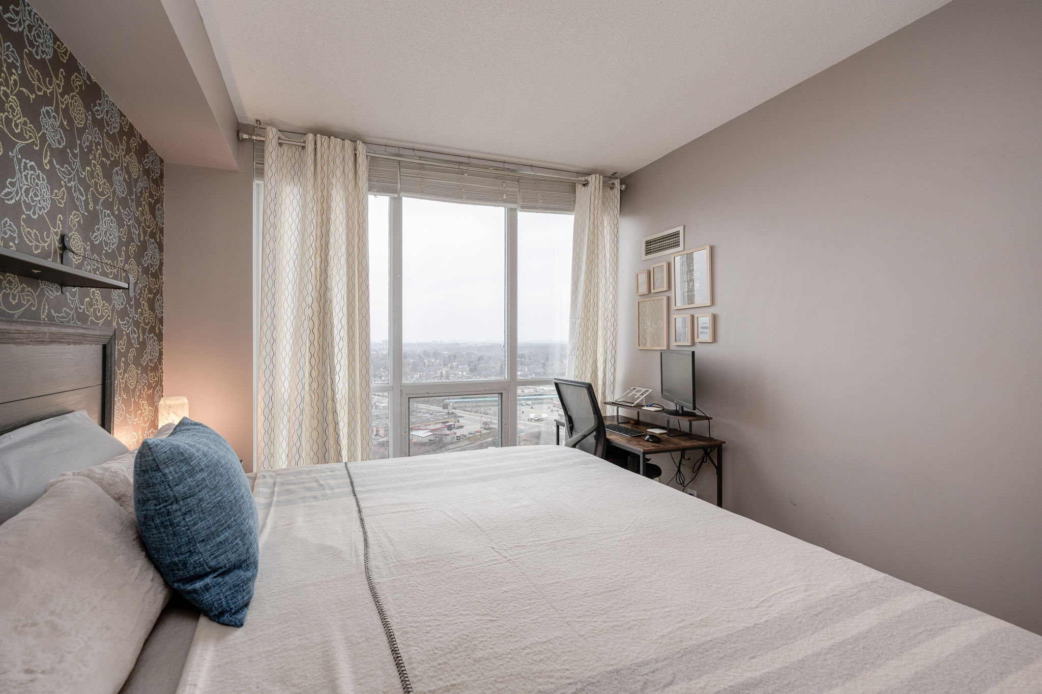 Toronto property showcase — delivered property photograph 15