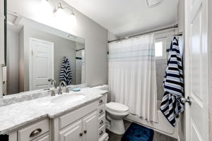 Updated Full Bathroom w Tile Surround