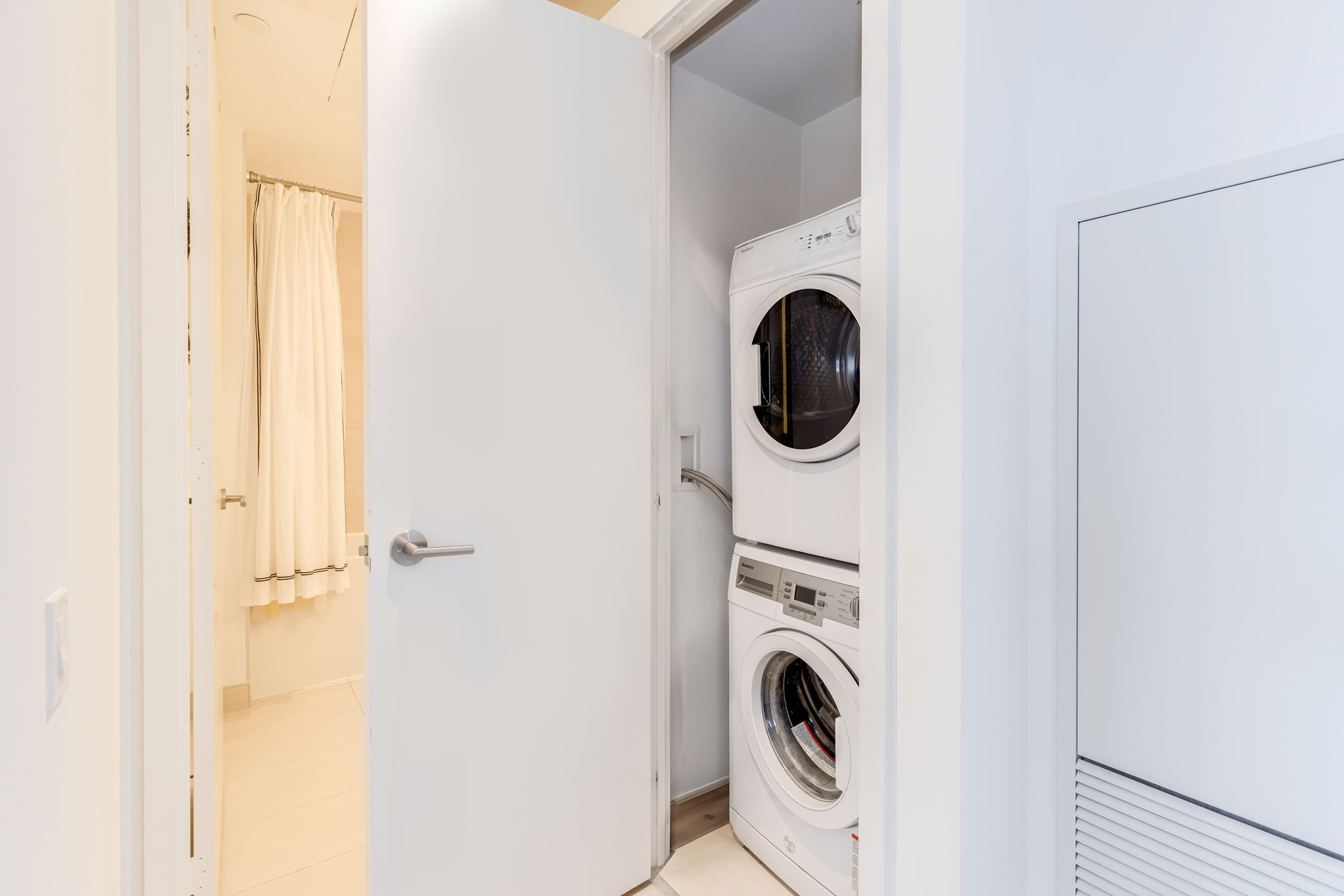 Toronto property showcase — delivered property photograph 19
