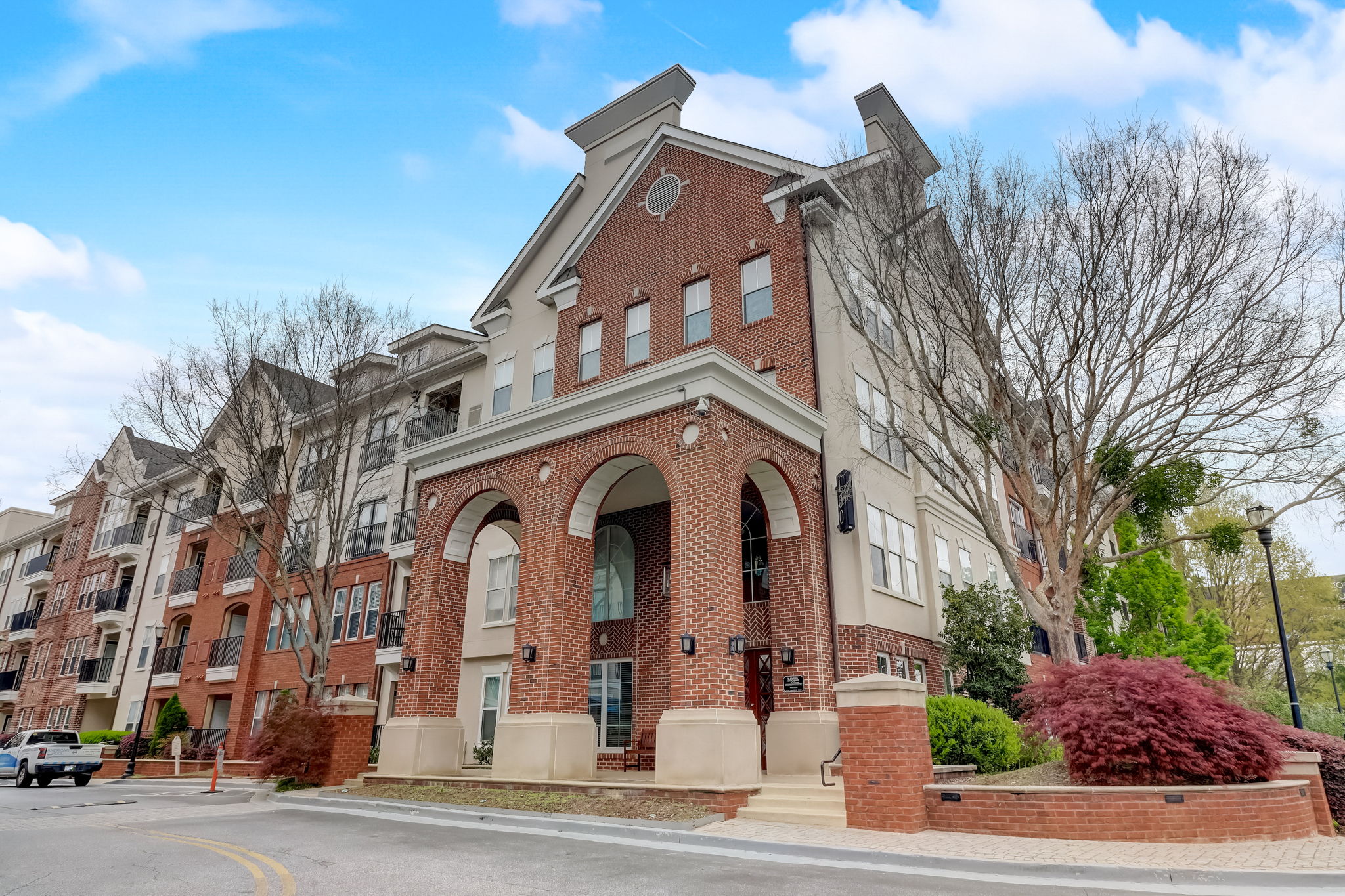 Cotillion Dr 2220-002