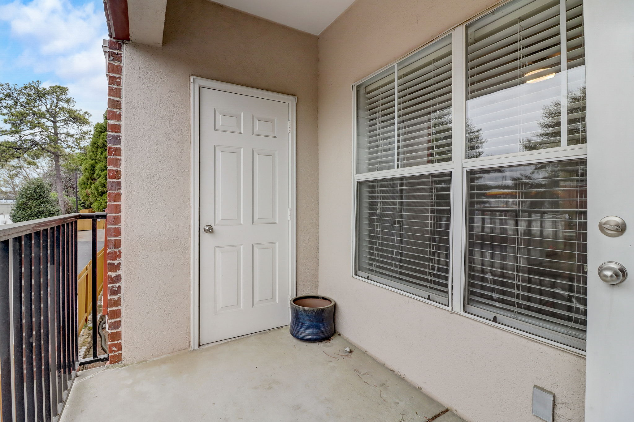 Cotillion Dr 2220-054