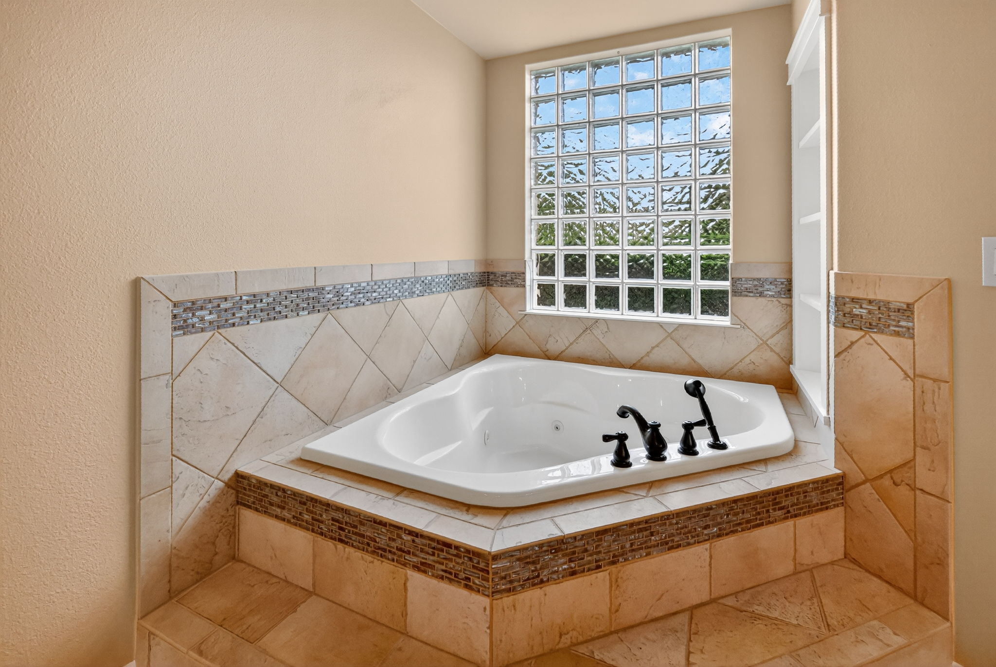 Primary Bathroom Soaking Tub