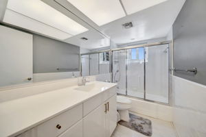 590 Silver Ln, Boca Raton, FL 33432, US Photo 46
