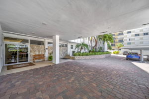 590 Silver Ln, Boca Raton, FL 33432, US Photo 3