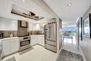 590 Silver Ln, Boca Raton, FL 33432, US Photo 9