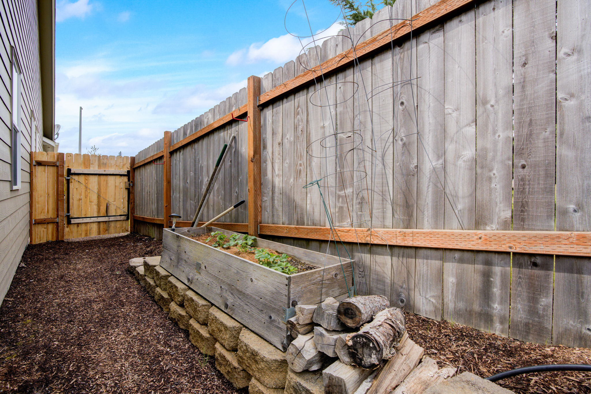 West Meadows Dr NW-048