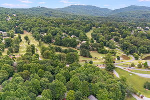 Proximity to golf course