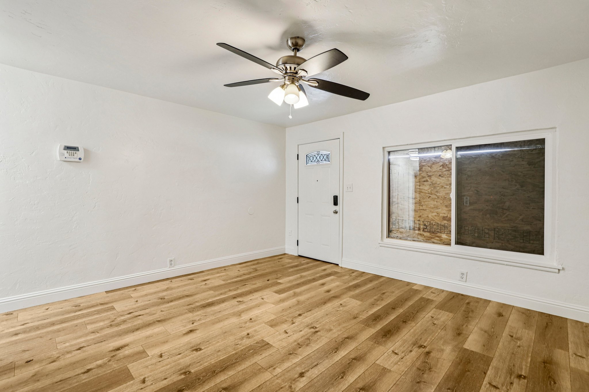 Grand Ave-S0404-005.jpg