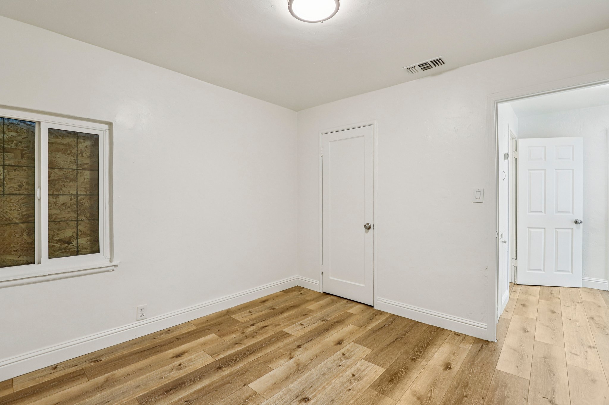 Grand Ave-S0404-014.jpg