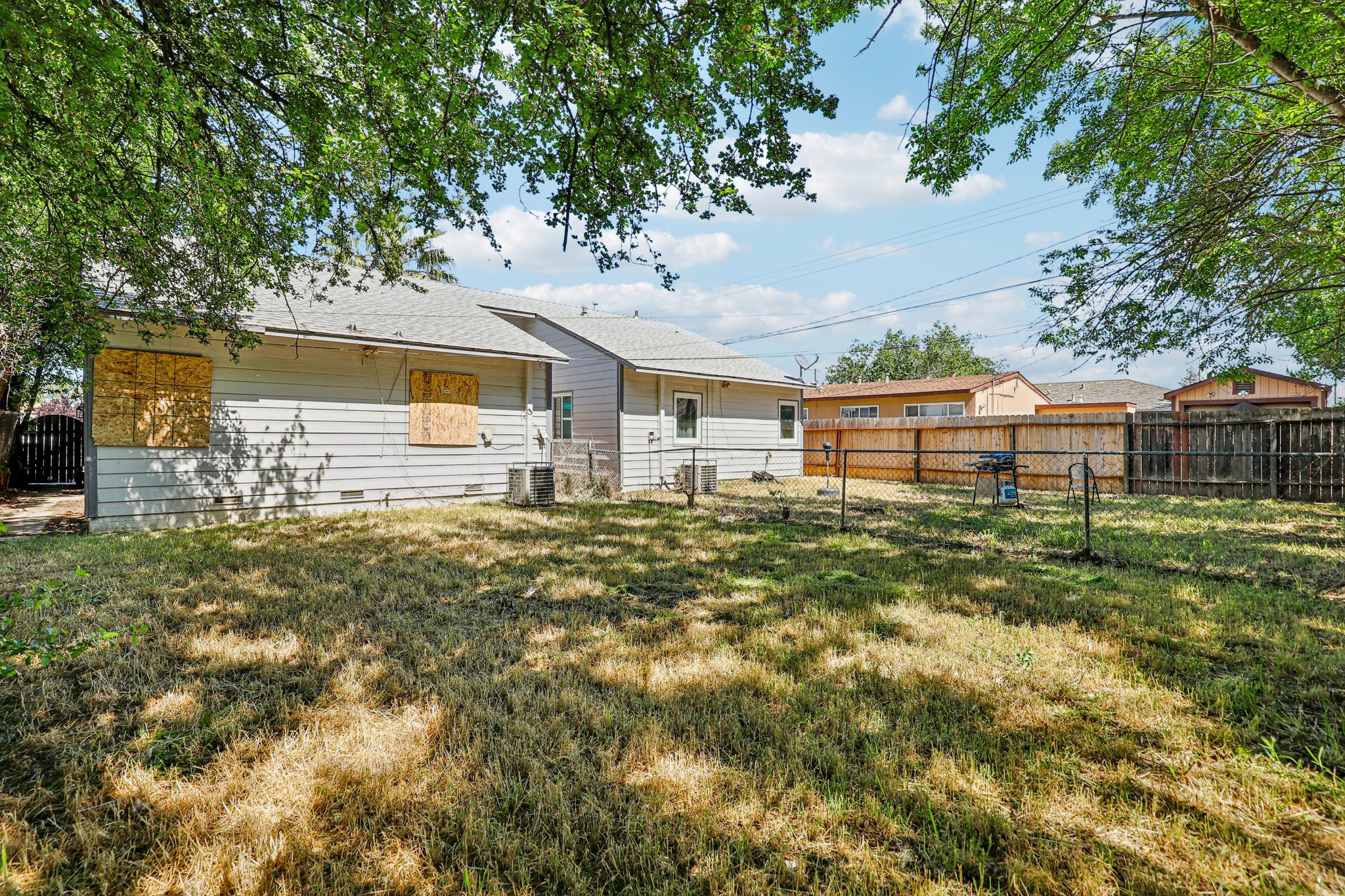 Grand Ave-S0404-019.jpg