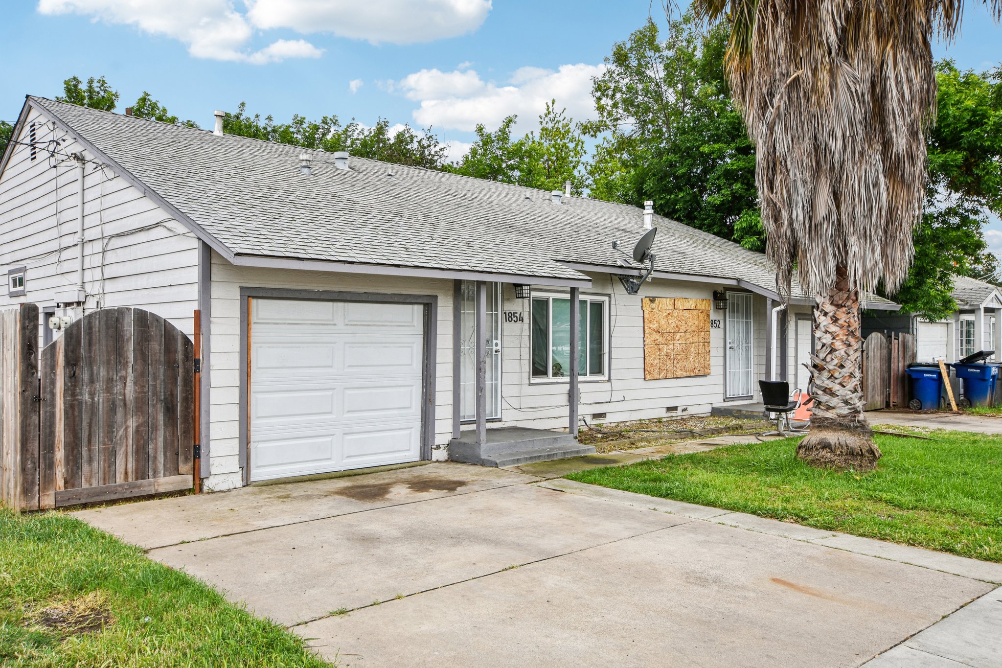 - 1852 Grand Ave-S1104-004.jpg