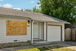 Grand Ave-S0404-003.jpg