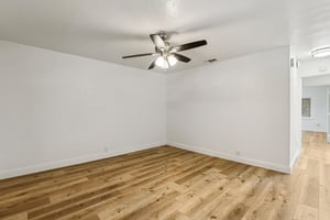 Grand Ave-S0404-004.jpg