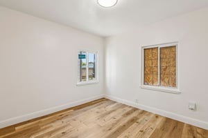 Grand Ave-S0404-011.jpg