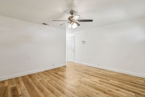 Grand Ave-S0404-013.jpg