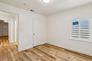 Grand Ave-S0404-015.jpg