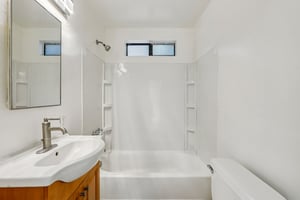 Grand Ave-S0404-016.jpg