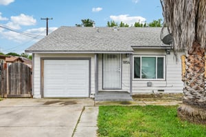 - 1852 Grand Ave-S1104-001.jpg