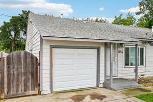 - 1852 Grand Ave-S1104-003.jpg