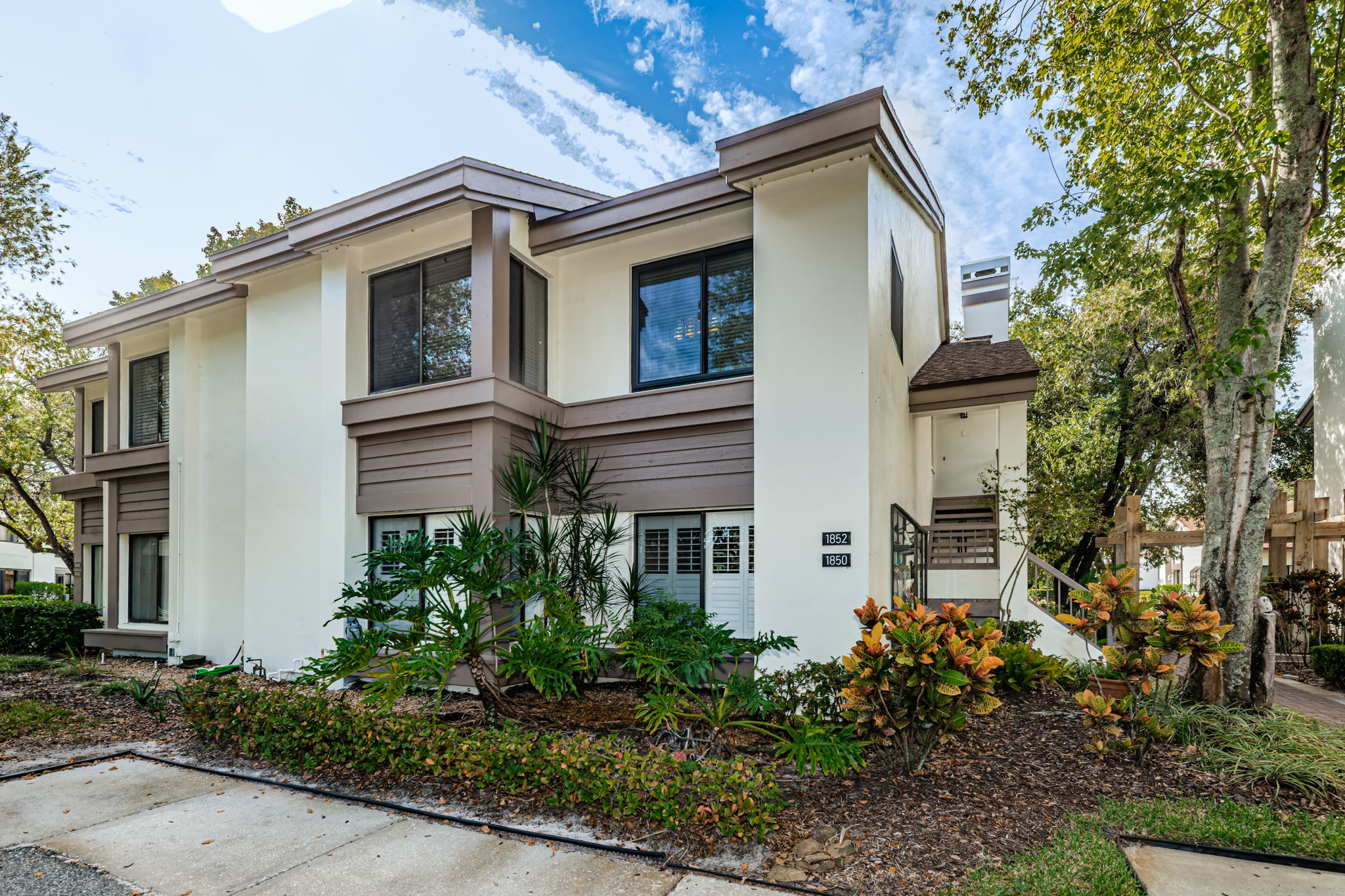 Front Exterior4