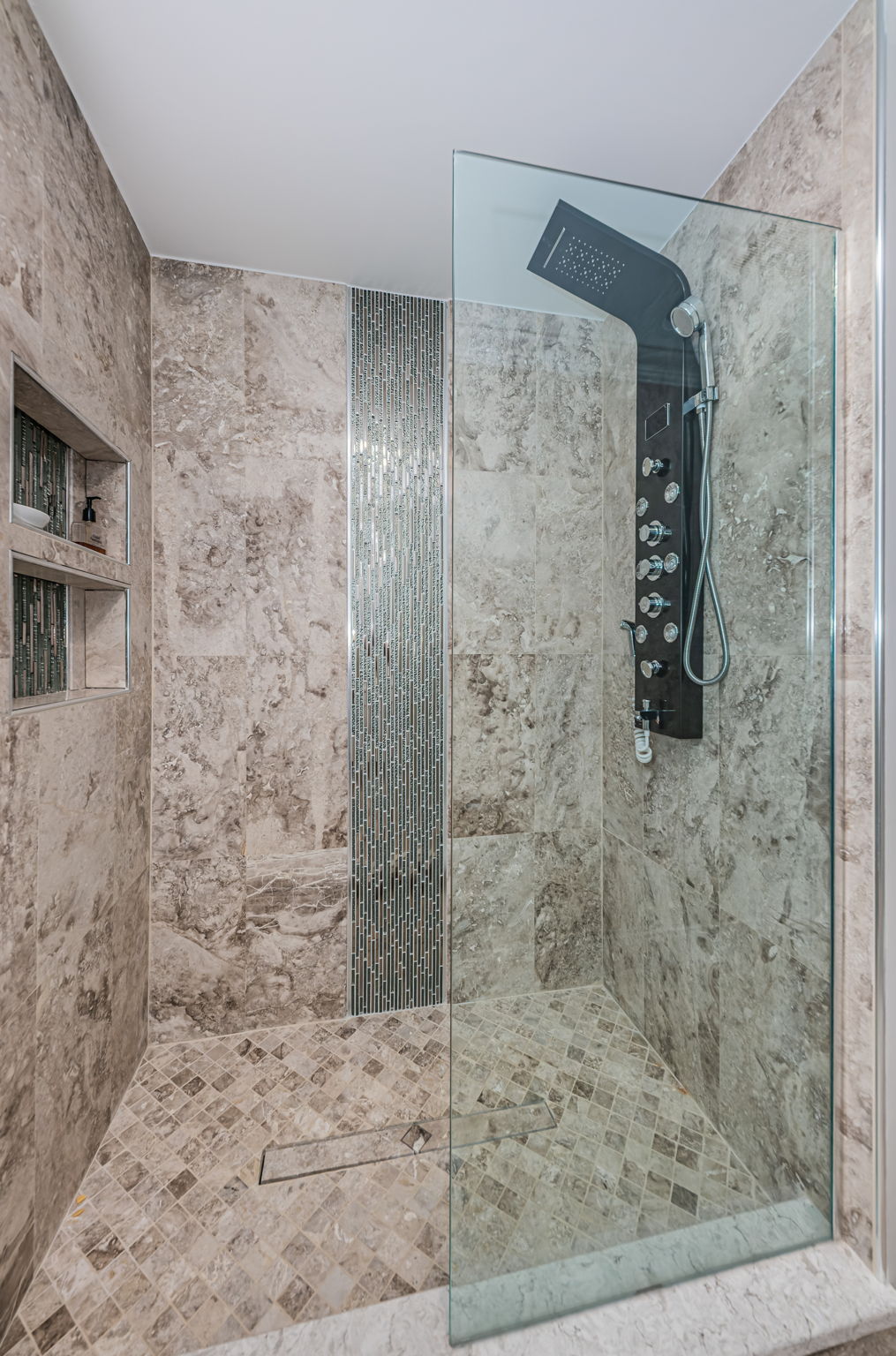Master Bathroom1b