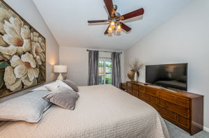 Master Bedroom1b