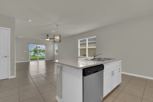 Kitchen w/ Island