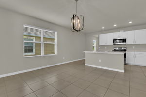 Dining Area & Kitchen