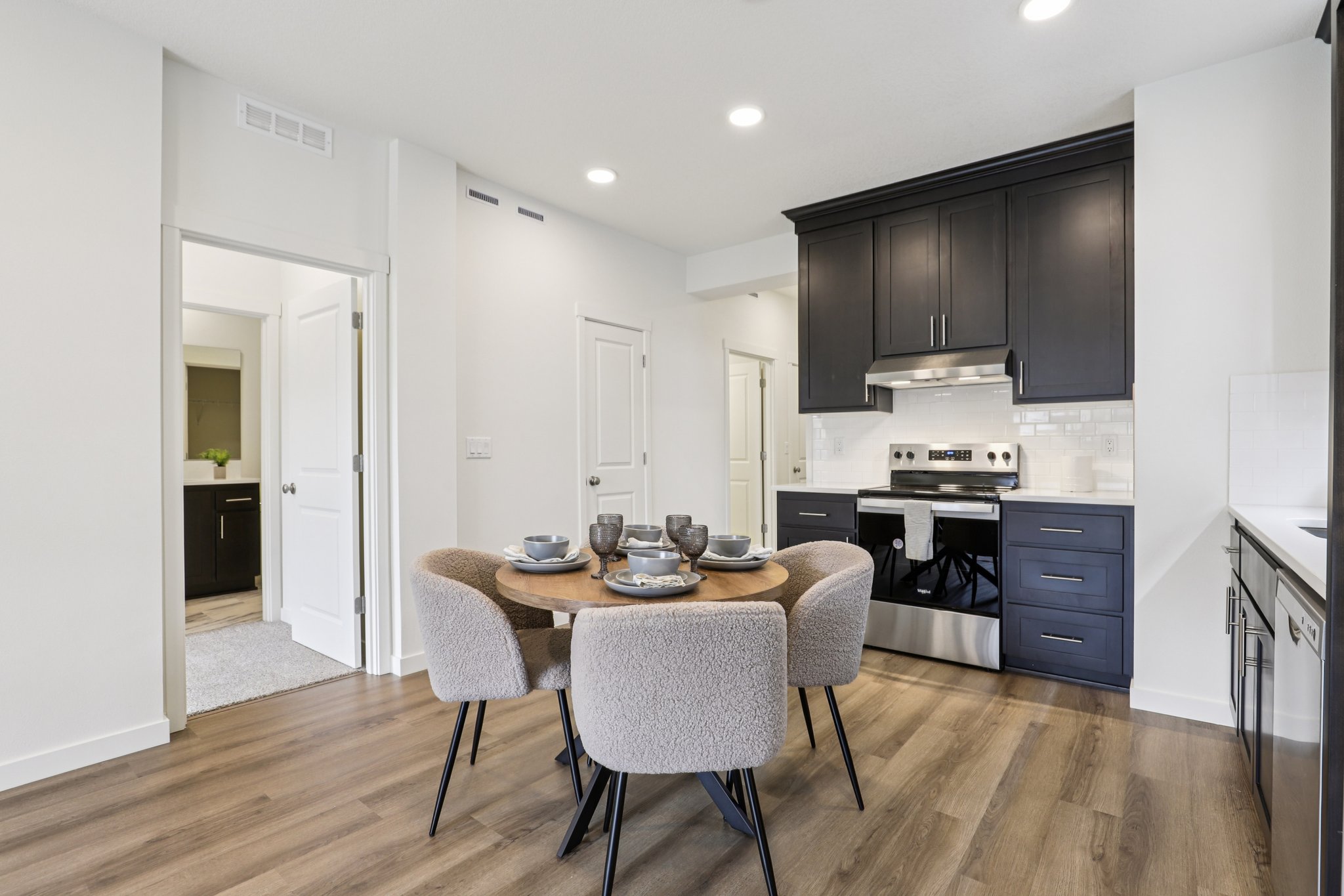 NW 18th Wy-S0108-017.jpg