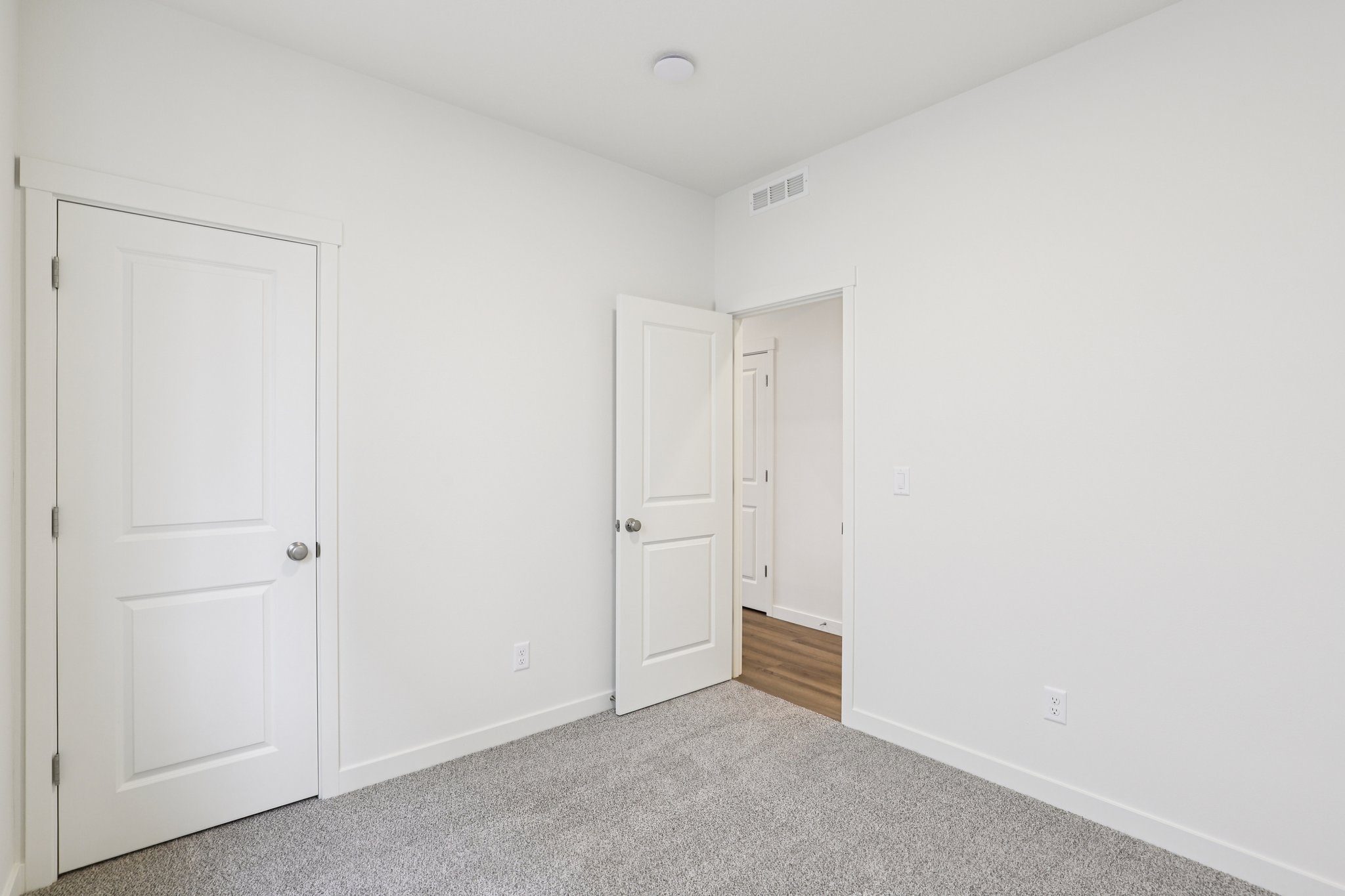 NW 18th Wy-S0108-035.jpg