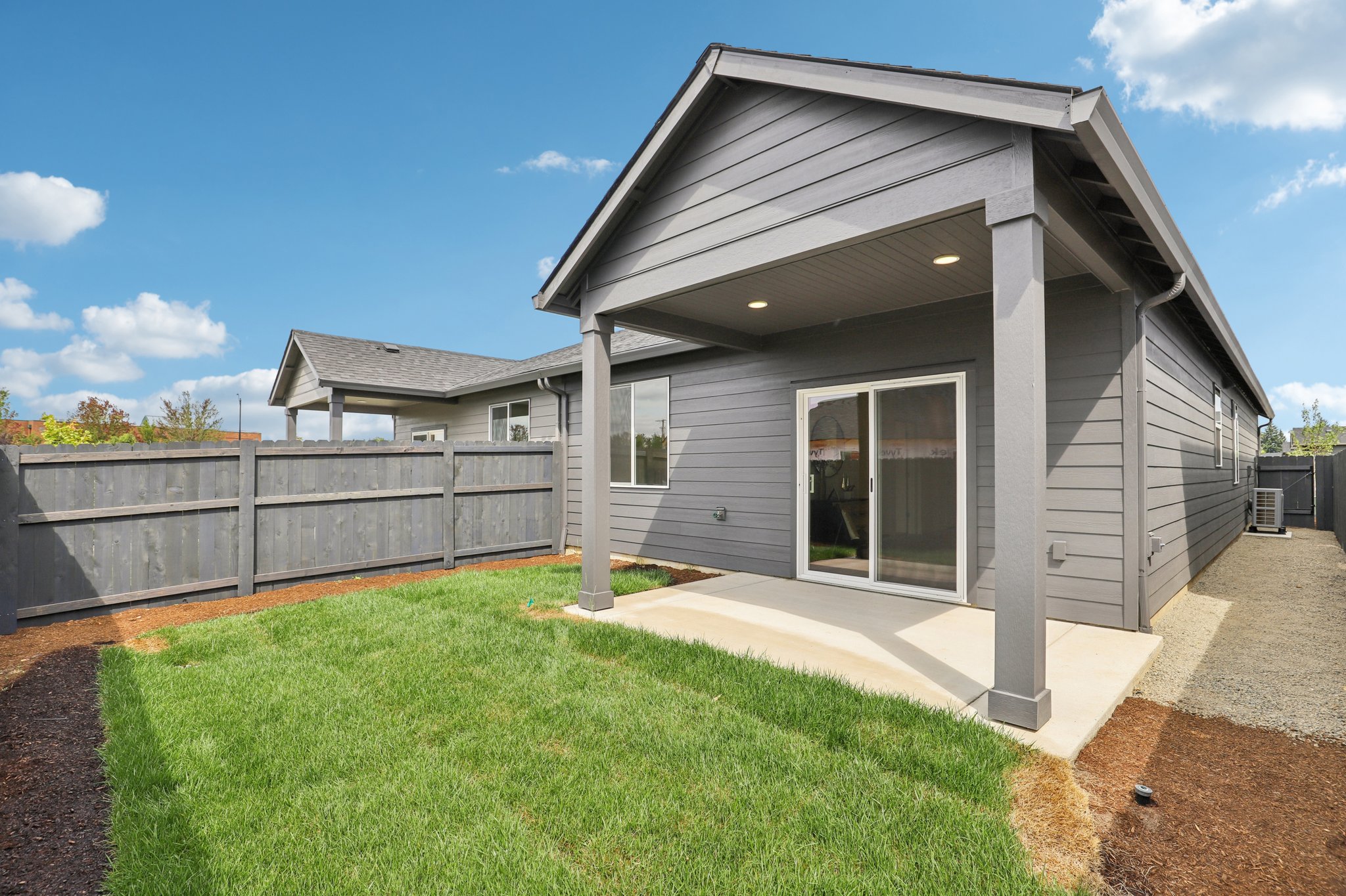 NW 18th Wy-S0108-047.jpg