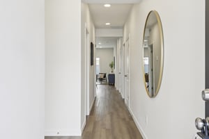 NW 18th Wy-S0108-006.jpg