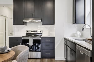 NW 18th Wy-S0108-023.jpg